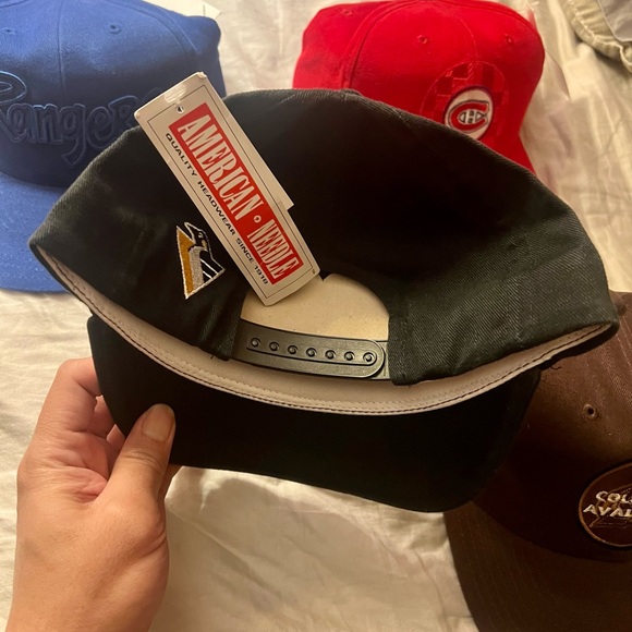 Vintage penguins black dome hat - Picture 2 of 2